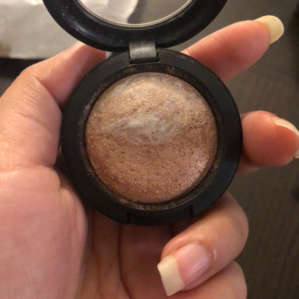 Mac cosmetics eyeshadow - love connection